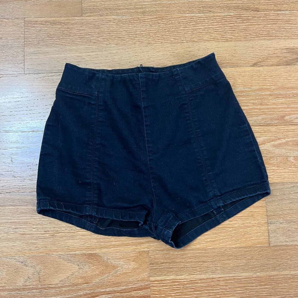 Kimchi Blue Stretchy High Waisted Shorts Waist 25-27